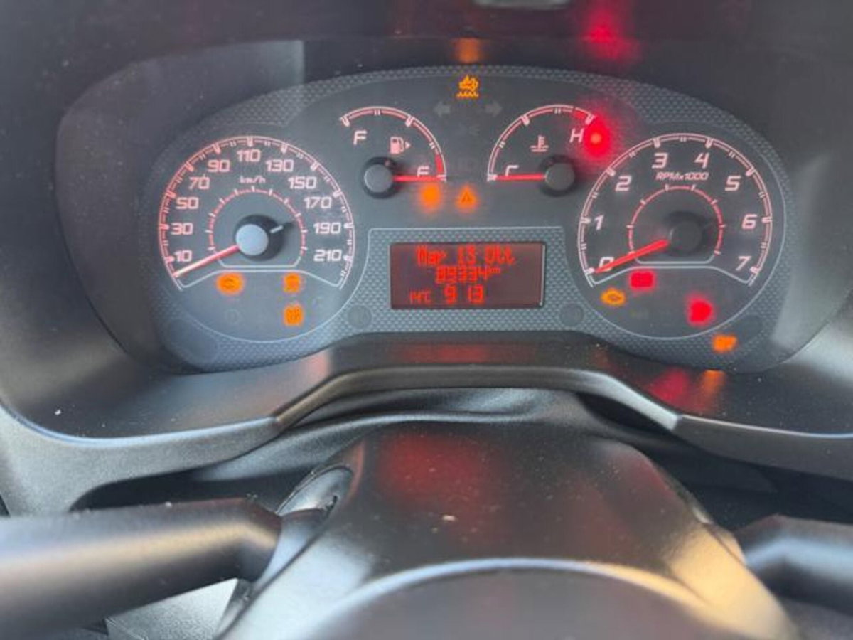 Fiat Fiorino Furgone cargo 1.3 mjt 95cv SX (7)