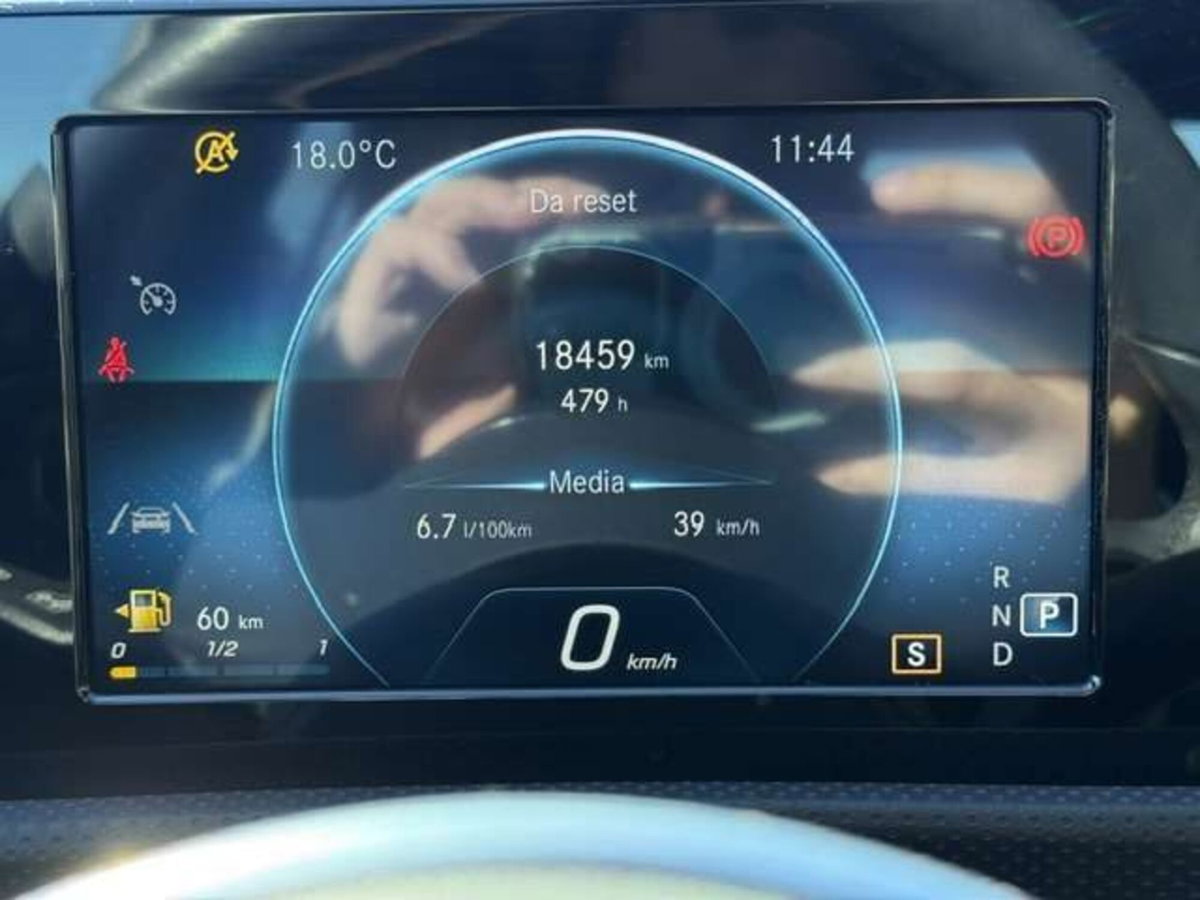 Mercedes-Benz CLA 180 Executive (10)