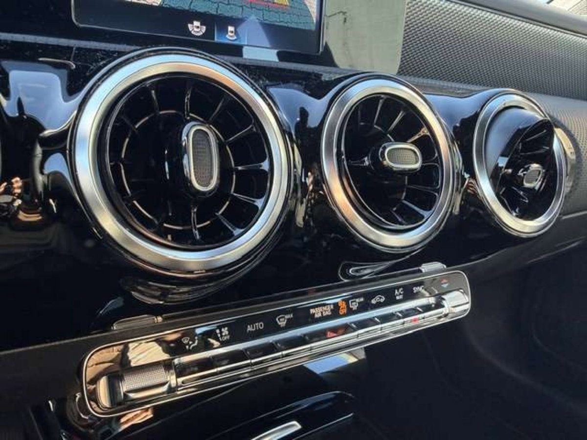 Mercedes-Benz CLA 180 Executive (13)