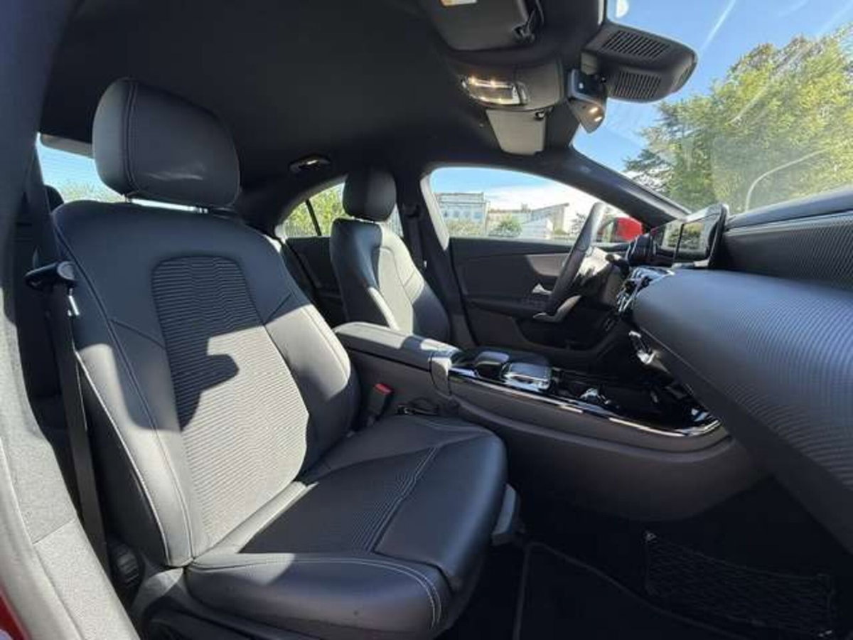 Mercedes-Benz CLA 180 Executive (15)
