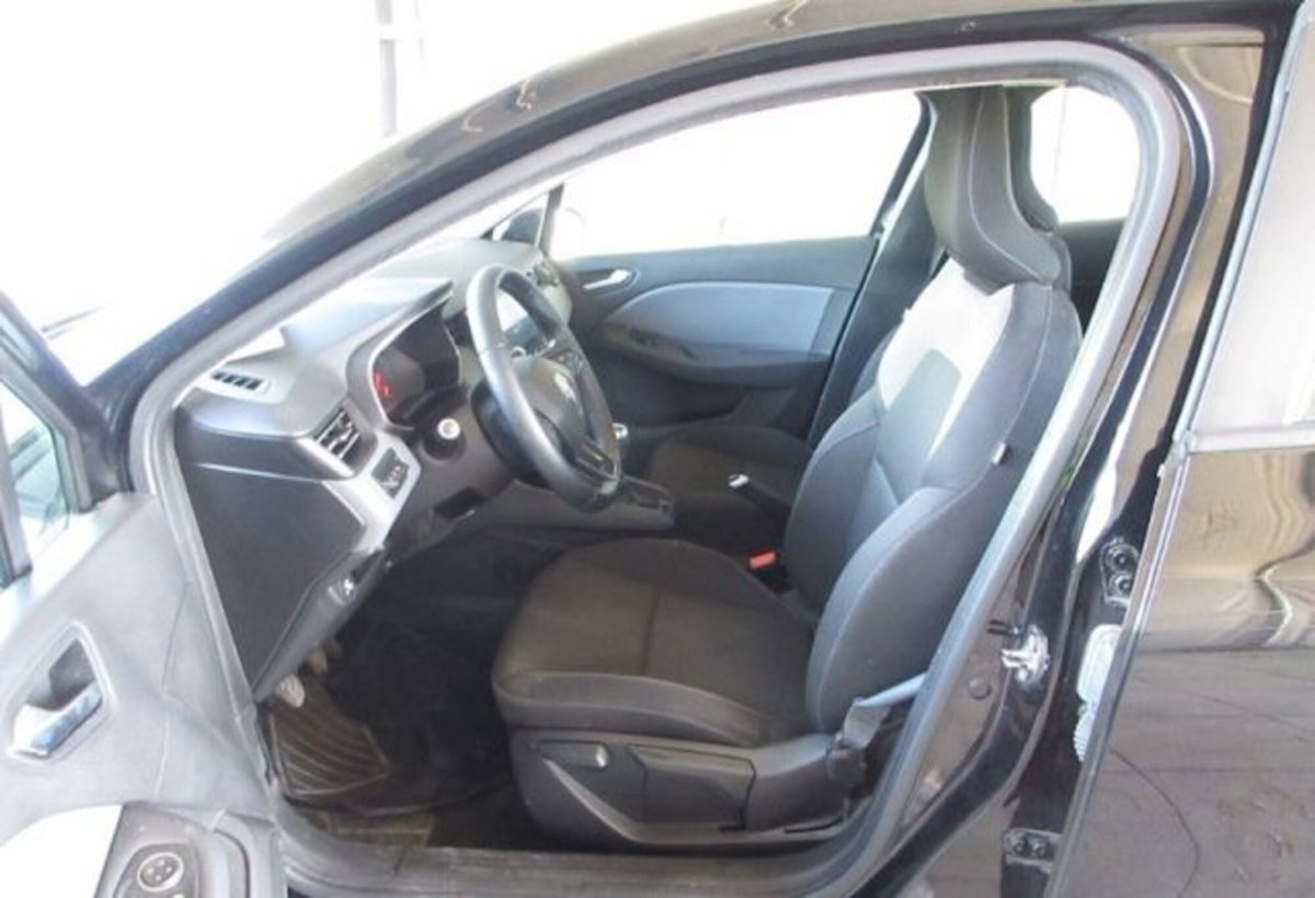 Renault Clio 1.0 tce Techno Gpl 100cv (6)