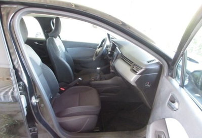 Renault Clio 1.0 tce Techno Gpl 100cv (7)