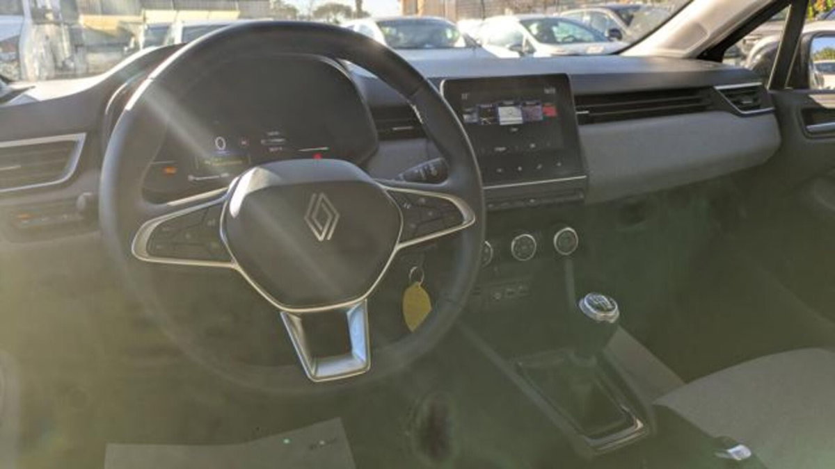Renault Clio 1.0 tce Techno Gpl 100cv (5)