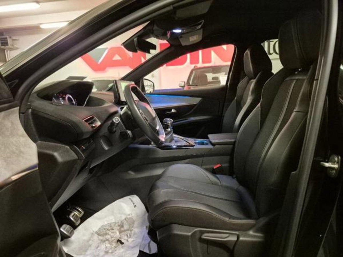 Peugeot 3008 PureTech Turbo 130 S&S GT (16)