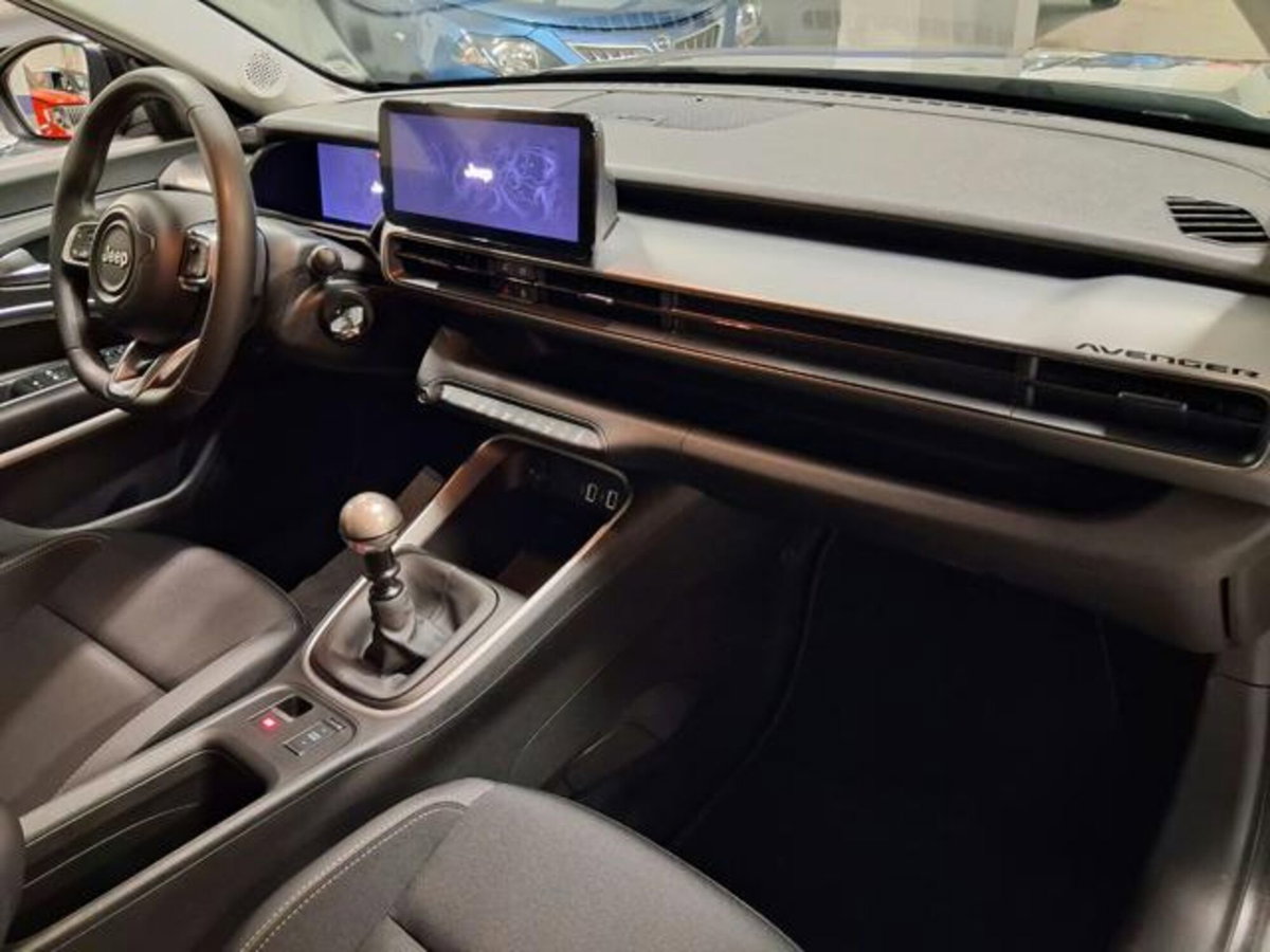 Jeep Avenger 1.2 turbo Altitude fwd 100cv (15)