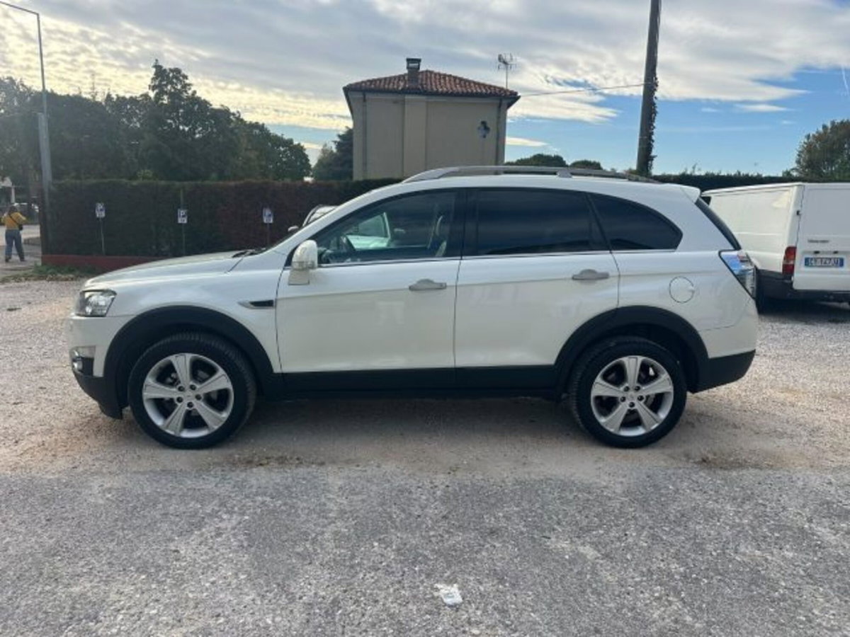 Chevrolet Captiva 2.2 VCDi 184CV aut. 4WD LTZ (2)