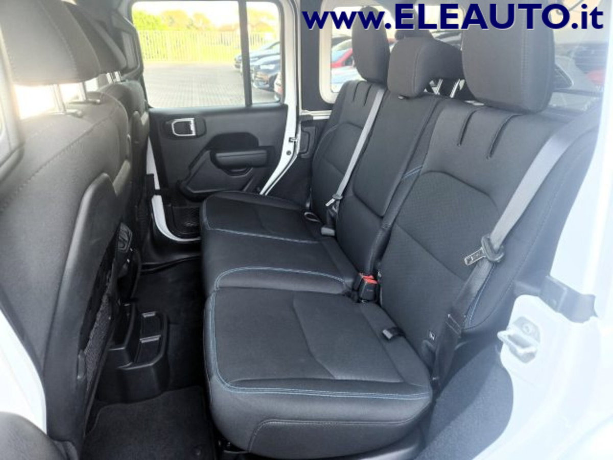 Jeep Wrangler Unlimited 2.0 atx phev Rubicon 4xe auto (15)