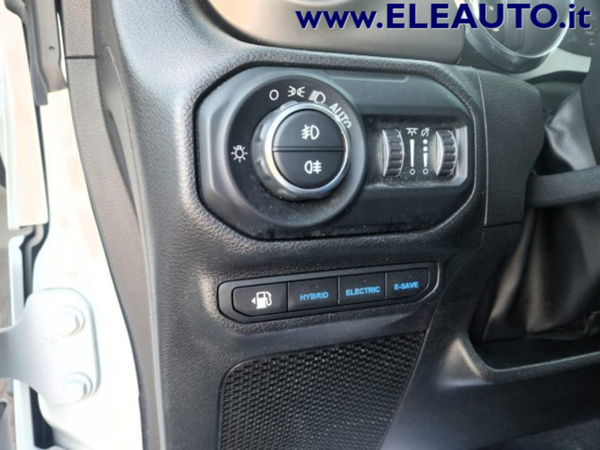 Jeep Wrangler Unlimited 2.0 atx phev Rubicon 4xe auto (16)