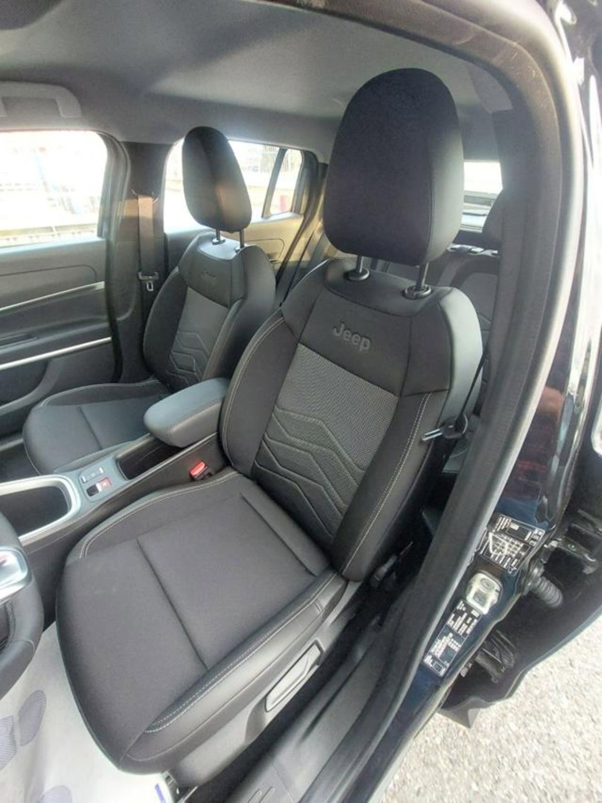 Jeep Avenger full-electric Altitude fwd 156cv auto (8)