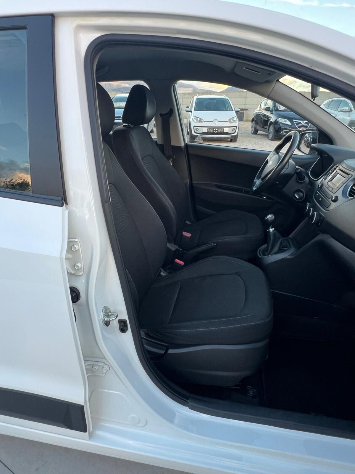 Hyundai i10 1.0 MPI Tech (11)