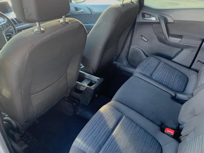 Opel Meriva 1.4 100CV Cosmo (11)