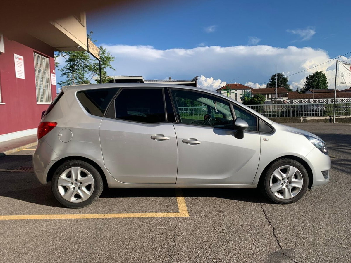 Opel Meriva 1.4 100CV Cosmo (4)