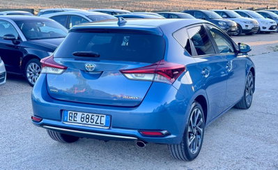 Toyota Auris 1.6 D-4D Lounge (2)