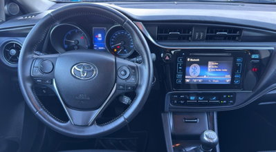 Toyota Auris 1.6 D-4D Lounge (8)