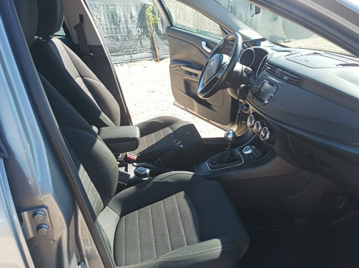Alfa Romeo Giulietta 1.6 JTDm Ti 120cv (10)