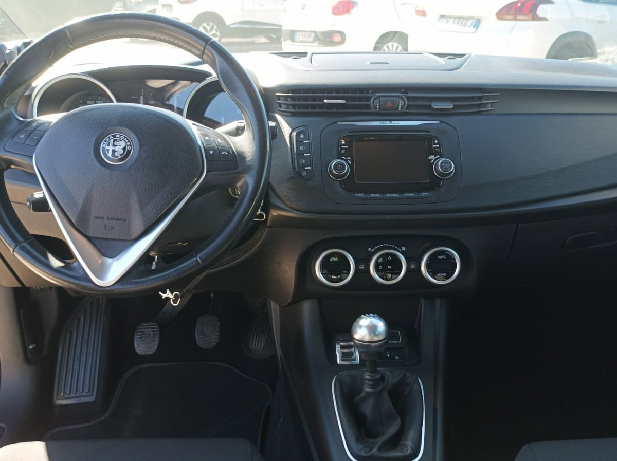 Alfa Romeo Giulietta 1.6 JTDm Ti 120cv (11)