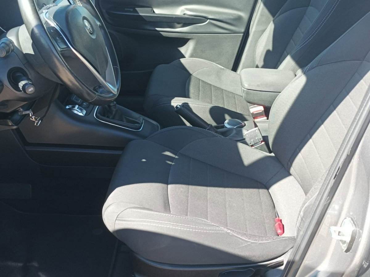 Alfa Romeo Giulietta 1.6 JTDm Ti 120cv (12)