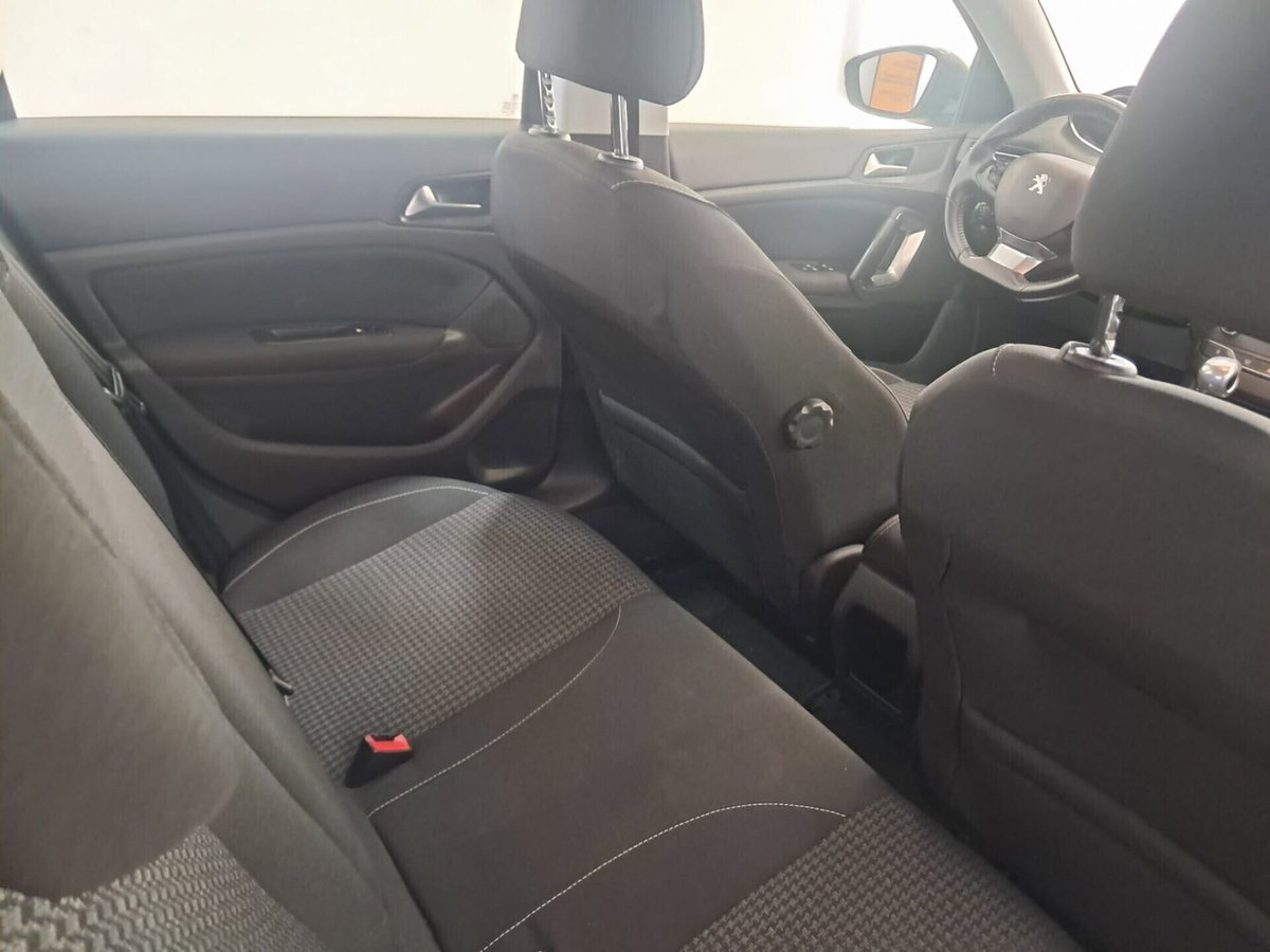 Peugeot 308 BlueHDi 130 S&S Active (16)