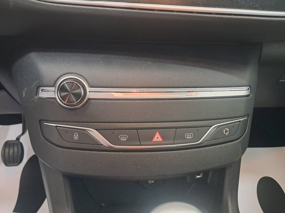 Peugeot 308 BlueHDi 130 S&S Active (17)