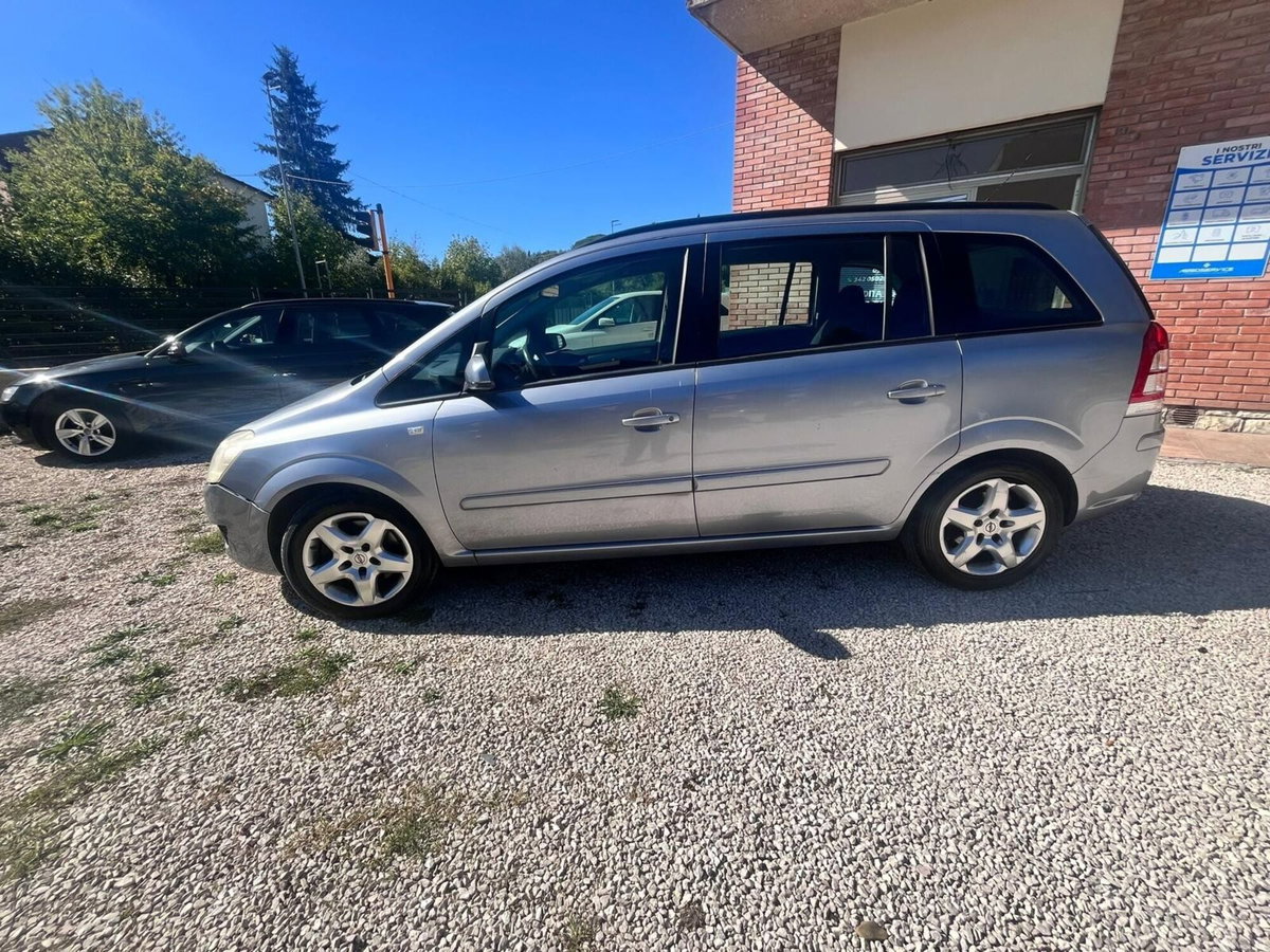 Opel Zafira 1.7 CDTI 110CV Cosmo (4)