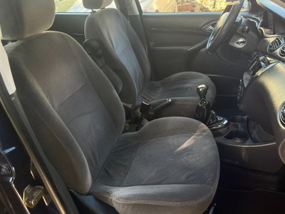 Ford Focus Station Wagon 1.8 TDCi (115CV) cat SW Ghia (9)