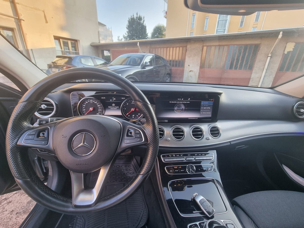 Mercedes-Benz Classe E Station Wagon 220 d 4Matic Auto Premium Plus (15)