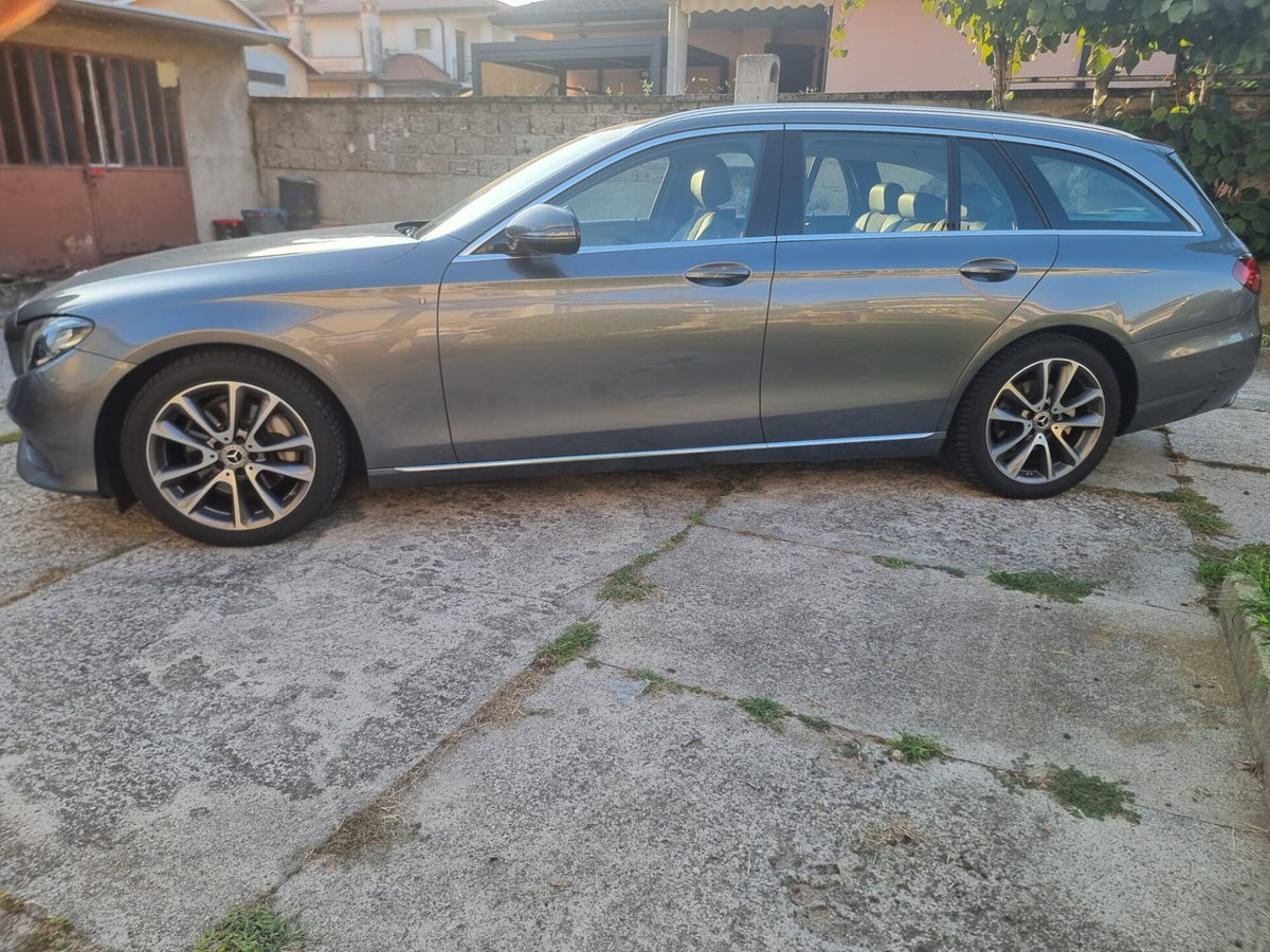 Mercedes-Benz Classe E Station Wagon 220 d 4Matic Auto Premium Plus (3)