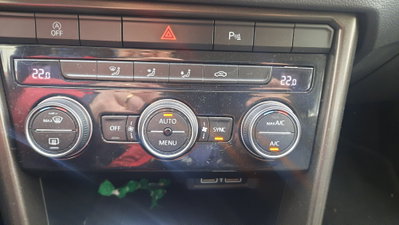 Volkswagen T-Roc 1.6 TDI SCR Business BlueMotion Technology (7)