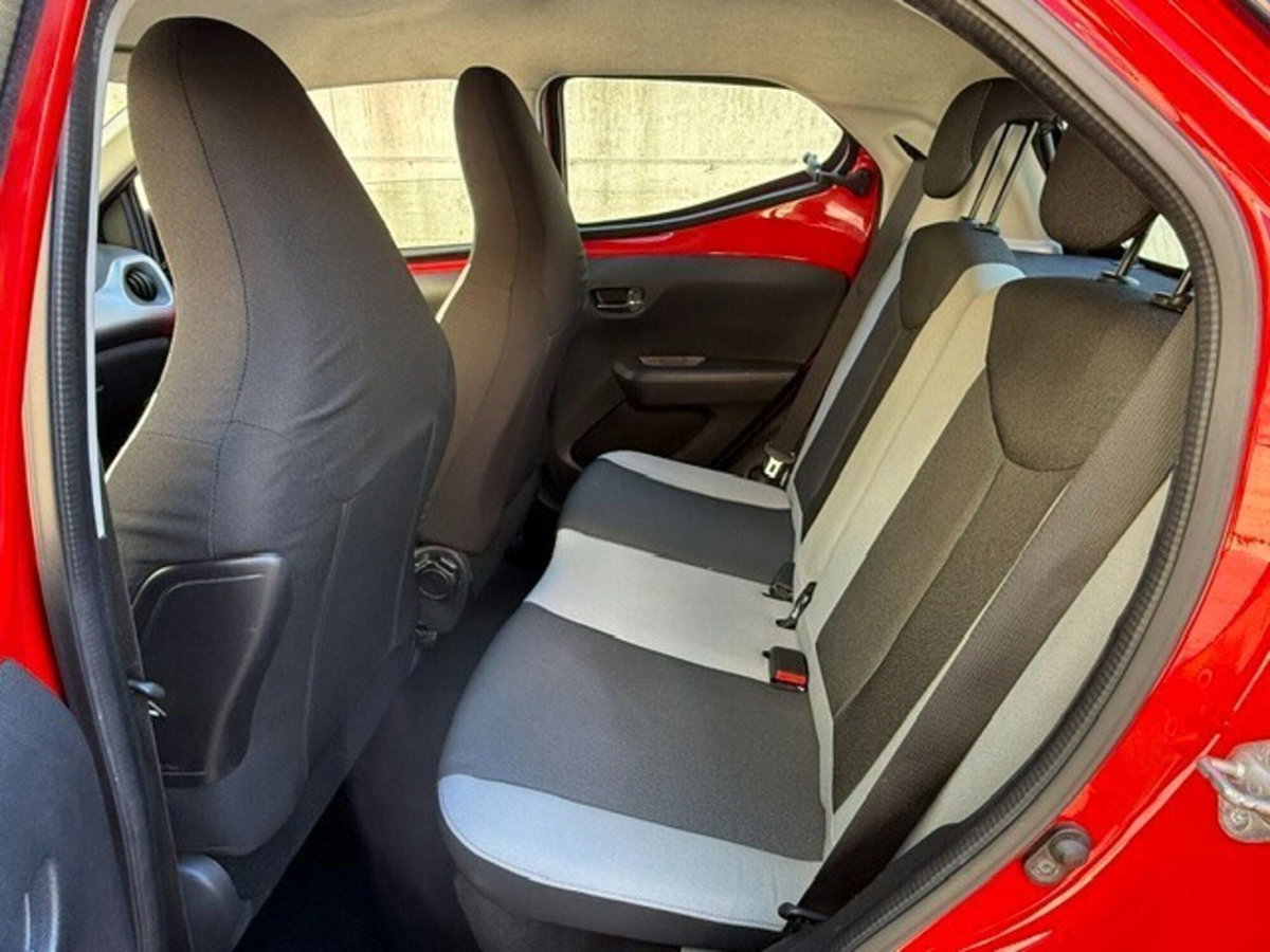 Toyota Aygo 1.0 VVT-i 69 CV 5 porte x-wave TSS (10)