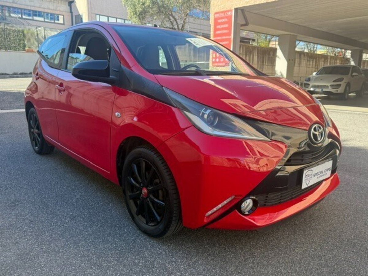 Toyota Aygo 1.0 VVT-i 69 CV 5 porte x-wave TSS (2)