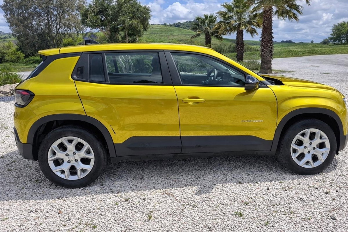 Jeep Avenger 1.2 turbo Summit fwd 100cv (4)