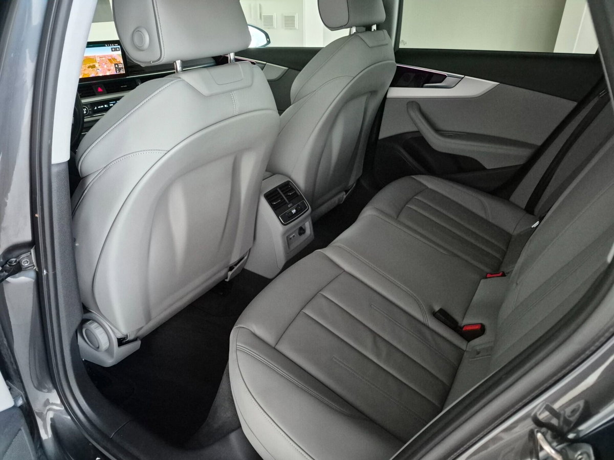Audi A4 Allroad Allroad 40 2.0 tdi mhev Identity Contrast quattro 204cv s-tronic (13)