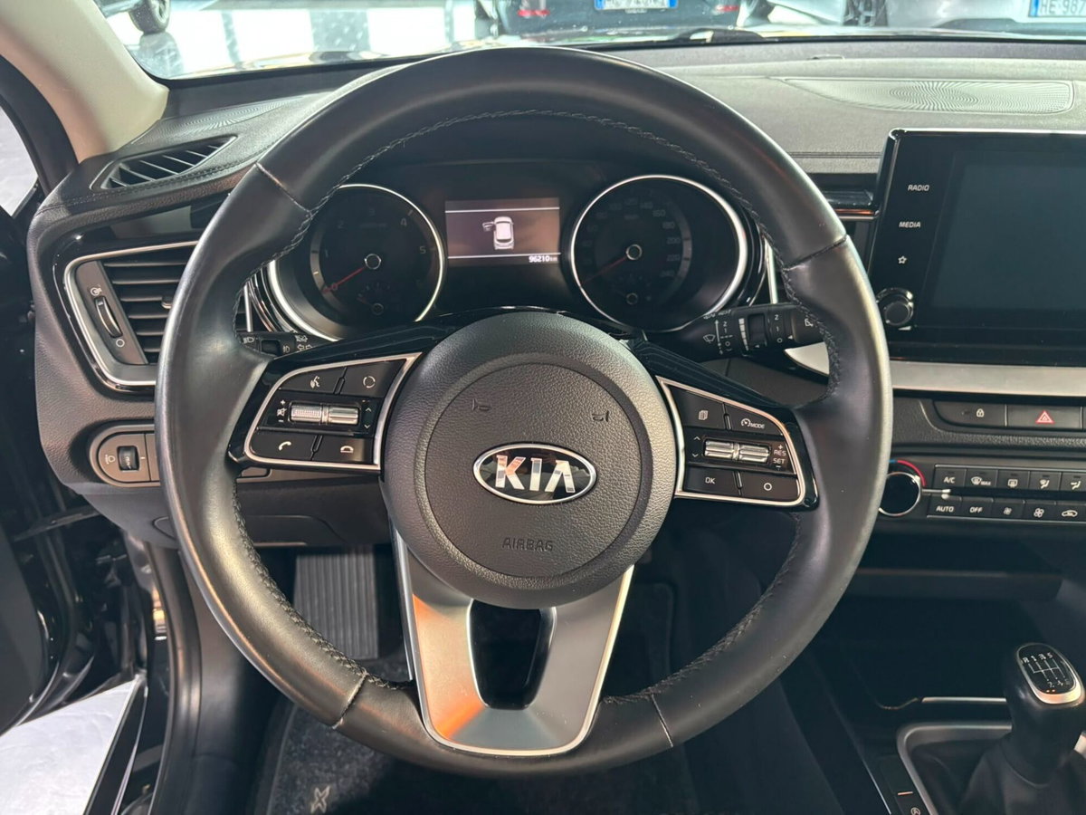 Kia XCeed 1.6 CRDi 115 CV Style (12)