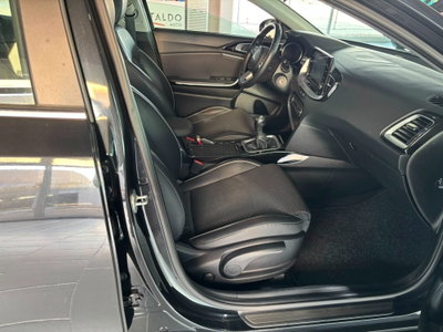 Kia XCeed 1.6 CRDi 115 CV Style (17)