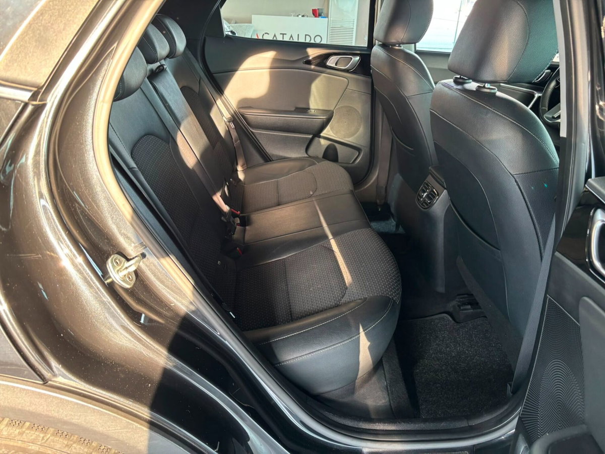 Kia XCeed 1.6 CRDi 115 CV Style (19)