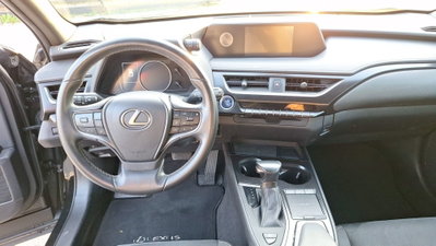 Lexus UX Hybrid Business (15)
