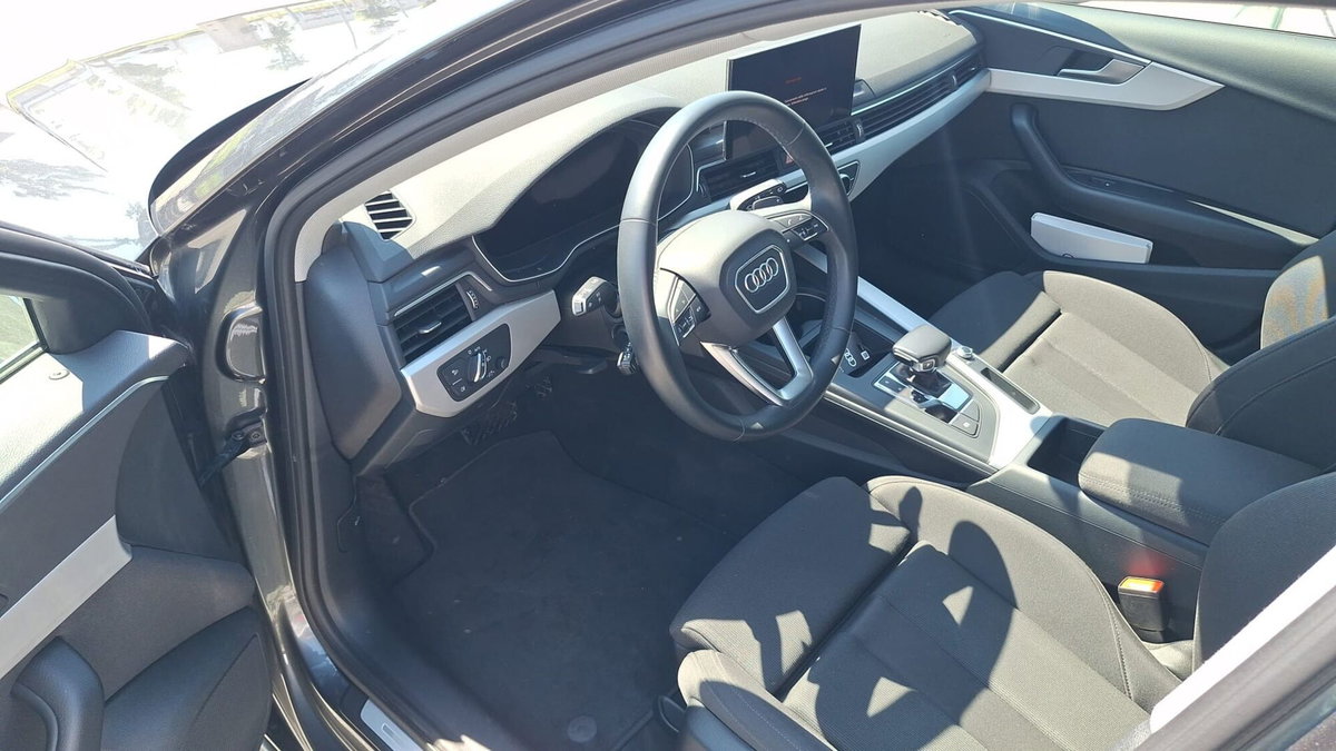 Audi A4 Avant 40 TDI quattro S tronic S line edition (9)
