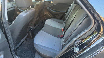 Hyundai i20 1.1 CRDi 12V 5 porte Style (8)