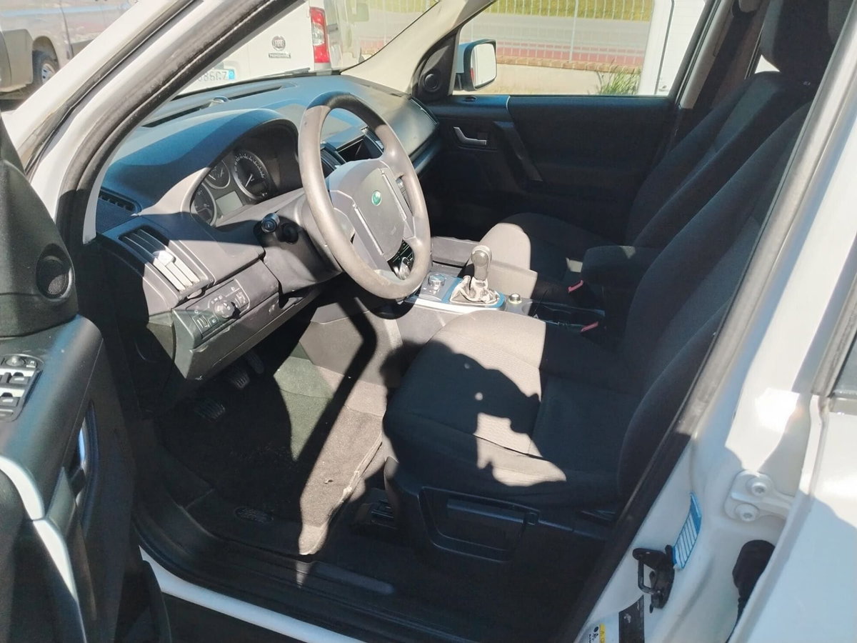 Land Rover Freelander 2.2 TD4 S.W. SE (10)
