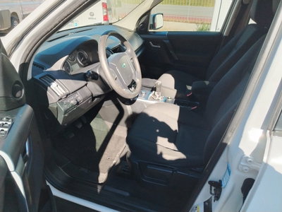 Land Rover Freelander 2.2 TD4 S.W. SE (10)