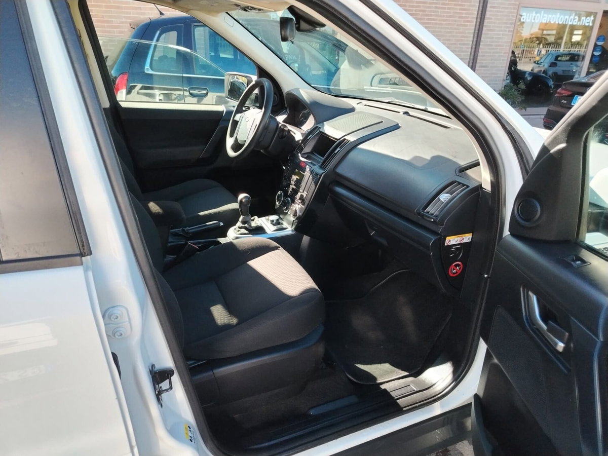 Land Rover Freelander 2.2 TD4 S.W. SE (9)