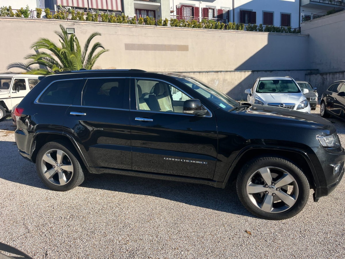 Jeep Grand Cherokee 3.0 V6 CRD 250 CV Multijet II Overland (4)