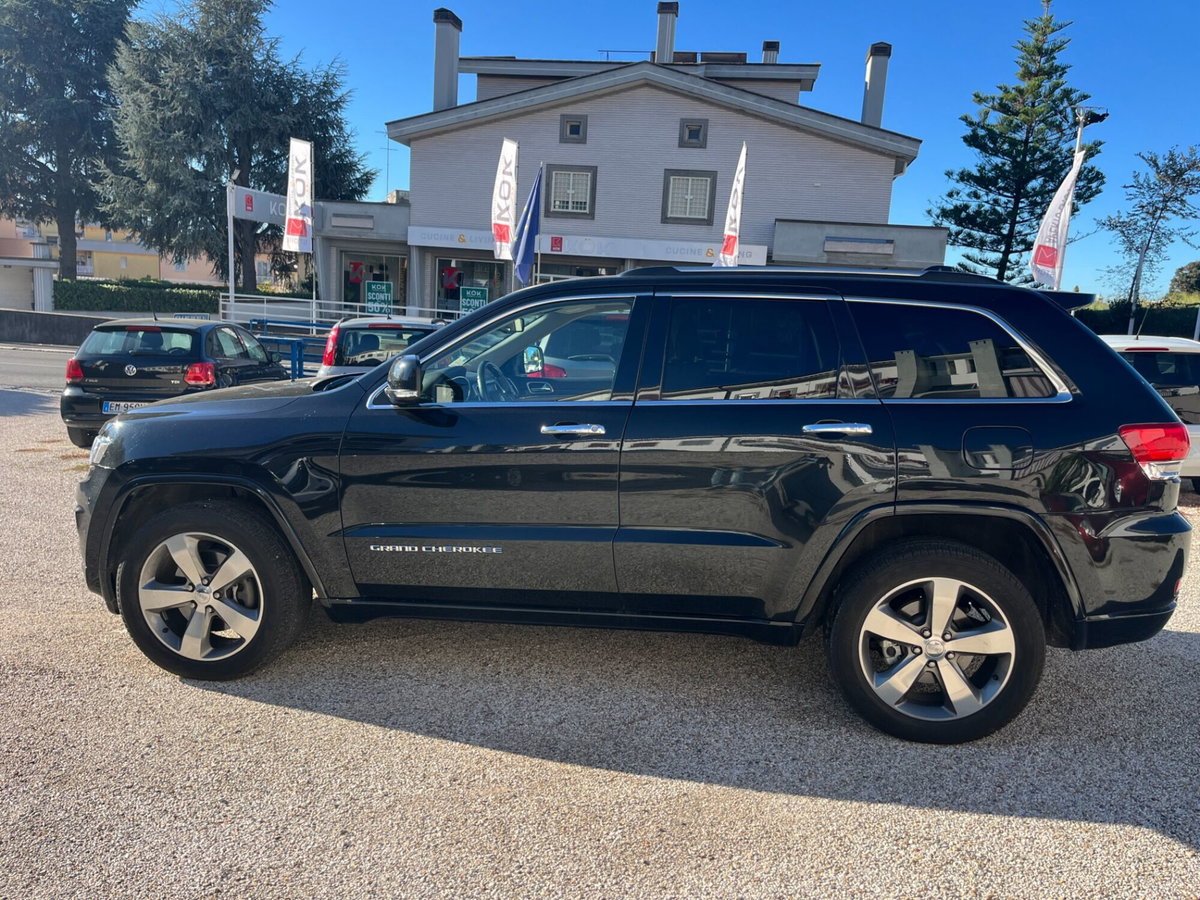 Jeep Grand Cherokee 3.0 V6 CRD 250 CV Multijet II Overland (8)