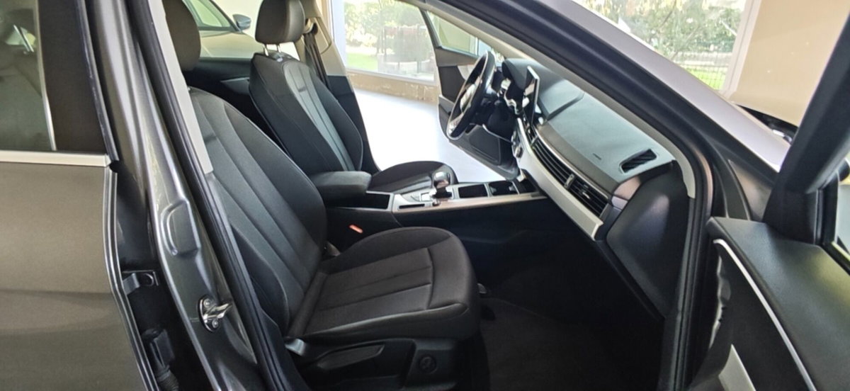 Audi A4 Avant 30 TDI/136 CV S tronic Business Advanced (16)