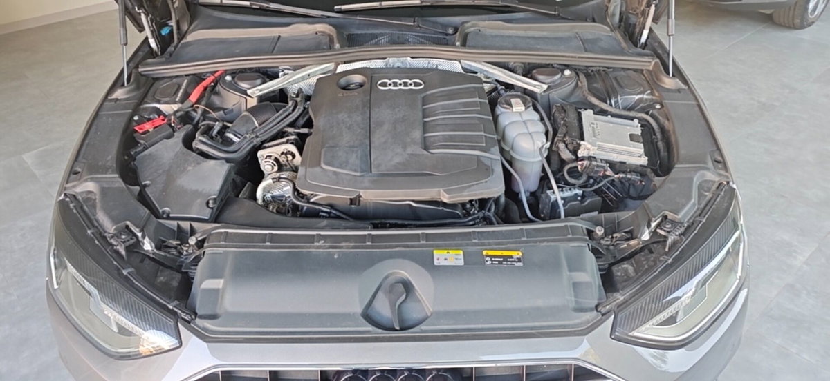 Audi A4 Avant 30 TDI/136 CV S tronic Business Advanced (8)