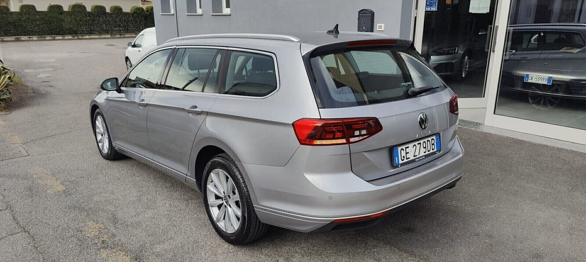 Volkswagen Passat Variant 2.0 TDI SCR 122 CV EVO DSG Business (9)