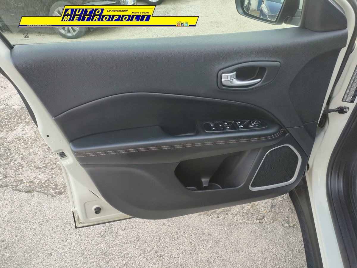 Jeep Compass 1.6 Multijet II 2WD Limited (19)