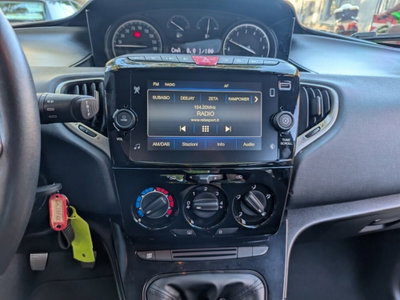 Lancia Ypsilon 1.0 FireFly 5 porte S&S Hybrid Gold Plus (14)