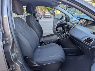Lancia Ypsilon 1.0 FireFly 5 porte S&S Hybrid Gold Plus (8)