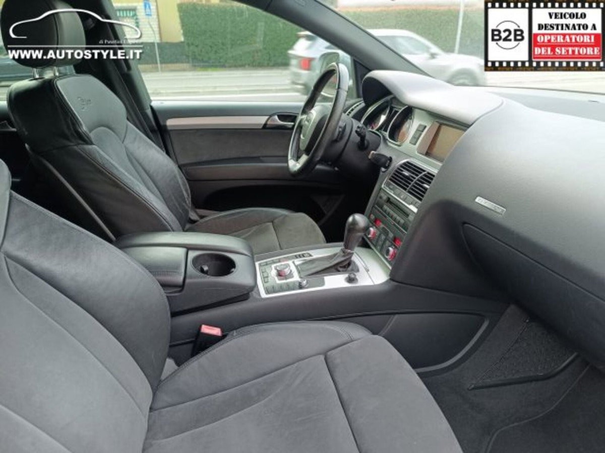Audi Q7 3.0 V6 TDI 240 CV clean diesel quattro tiptronic (12)